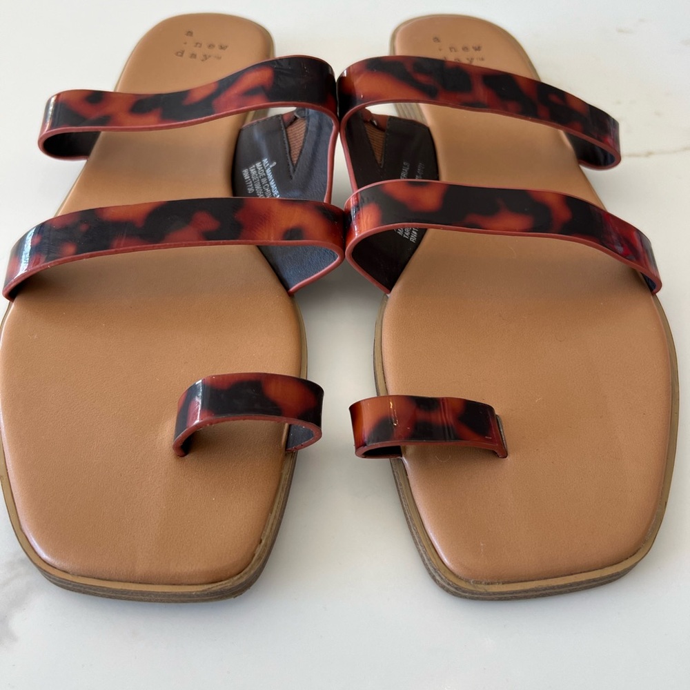 A new day tortoise sandals brand new never worn